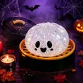 Χαριτωμένο παιχνίδι Halloween baozi squishy με γκλίτερ σε θεματικό σκοτεινό σκηνικό. - Ψωμάκι Halloween - Λευκό Πρόσωπο / 8.5cm / Λευκό