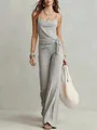 Vista dettagliata del set casual grigio con canotta e pantaloni a gamba larga a vita alta - Grigio chiaro