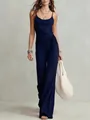 Dettaglio di un set casual blu navy con canotta e pantaloni a gamba larga a vita alta - Blu navy