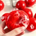 Roter Apfel Squishy Spielzeug mit realistischer Wachstextur zum Stressabbau - Roter Apfel / 1 Stück/Packung (7cm)
