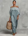 Detailansicht eines lockeren blauen Damen-Maxikleids mit weißen horizontalen Streifen - S / Kleider / Hellblau