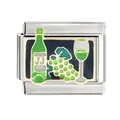 Vue détaillée d'un motif en émail de vin et de raisins sur un maillon de charme italien - Vin et raisins (CYM-018)