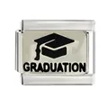 Gros plan d'un charme italien argenté avec chapeau de diplômé et texte en émail - Style Toque de Graduation (CYI-025)