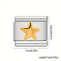 Dettaglio macro del charm modulare italiano con stella d'oro, misura 1cm x 0,8cm. - Stile Stella / 1 Pezzo / Argento Stella Dorata