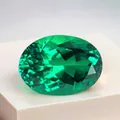 Émeraude de laboratoire taillée en ovale d'un vert éclatant pour bijoux sur mesure - Style Ovale / 5*7mm (env. 0,58-0,8 ct) / Vert Muzo (Inclusions Légères)