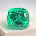 Pierre précieuse d'émeraude de laboratoire hydrothermale vert vif avec une taille coussin - Style Coussin / 7x7mm (Environ 1,2-1,5ct) / Vert Muzo (Inclusions Légères)