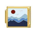Vue détaillée d'un maillon de bracelet italien avec paysage de soleil et montagnes émaillé - Soleil Rouge Montagne Bleue (#4) / Or