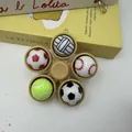 Khaki fidget spinner μπρελόκ με πέντε αθλητικές μπάλες για ανακούφιση από το άγχος - Σβούρα με 5 Κουμπιά / Με Φώτα LED / Ποδόσφαιρο