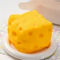Giocattolo antistress realistico a forma di formaggio giallo per relax e gioco sensoriale - Forma Quadrata (Formaggio) / 7CM 1 Pezzo/Confezione / Giallo