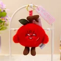 Detalle de un lindo llavero de peluche con forma de manzana roja y etiqueta suave - Estilo Manzana / 10cm