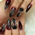 Faux ongles gothiques toile d'araignée en amande, rouge et noir avec araignée 3D argent. - Style Thème Halloween Araignée en Métal 3D Gothique (M-B326) / 24 Pièces/Ensemble