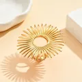 Eleganter vergoldeter Sonnenblumen-Ring aus Edelstahl, verstellbar und ausdrucksstark - Radiales Sonnenblumenmuster (J03278) / Gold