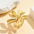 Vintage eleganter vergoldeter Edelstahl Blumenring verstellbarer offener Ring für Damen - Vierblättriges Fächerförmiges Radiales Blumenmuster (J03281) / Gold
