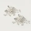 Elegant silver-toned pearl and rhinestone branch-style shoe clips for bridal or party footwear - Hand-woven / Silver