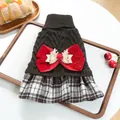 Festliches braunes Strick-Weihnachtskleid für Haustiere mit roter Schleife und Karomuster - XS Brust 30 Länge 20 / Kleid (Rentier-Karo) / Braun
