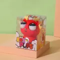 Giocattolo antistress a forma di drago rosso con occhi sporgenti in scatola regalo - Dragone con Occhi a Sbalzo / Confezione Regalo / Rosso