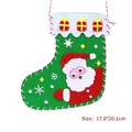 Handgefertigtes grünes DIY Filz-Weihnachtsstrumpf-Set mit Nikolaus Motiv 17.8x20.1cm - Weihnachtsmann / DIY Bastelset (17.8*20.1cm)