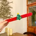 Pulsera slap de felpa roja con linda decoración de árbol de Navidad verde para regalos festivos - Estilo F (Árbol de Navidad Verde)