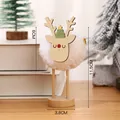 Niedliche weiße Pompon-Weihnachtsrentier-Deko mit Holzsockel, Höhe 11,5 cm hoch - Elch-/Rentier-Deko / Weiß