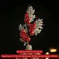 Ramo di bacche rosse natalizie con aghi di pino ghiacciati per decorazione - Modello 4