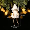 Handgefertigter Weihnachtsengel aus Plüsch mit Flügeln und eleganten Goldpunkten - Engel mit Mütze und Glocke in Weiß