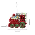 Feestelijke rode kersttrein hanger met groene glitters en afmetingen weergegeven - Rode Trein Hanger