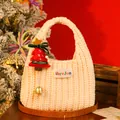 Cremeweiße gestrickte Weihnachts-Geschenktasche mit festlichem Baumschmuck und Glocke - Gestrickte Champagner-Tasche Mit Filzglocke