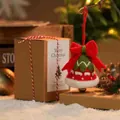 Handgemaakte kerstbel van wolvilt met rode strik en kraftpapieren geschenkverpakking - Groen Ornament met Geschenkdoos