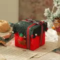 Plüschige rot-grüne 12x12cm dicke Samt-Weihnachtsgeschenkbox mit Rentier-Anhänger - Weihnachtsflanell-Geschenkbox Rot Grün mit Schleife