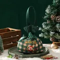 Sac cadeau de Noël festif en toile avec cordon de serrage et motif du Père Noël et carreaux - Sac à Cordon Poupée Peluche Sapin de Noël / 11x15cm