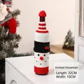 Copribottiglia di vino in maglia pupazzo di neve di Natale con decoro a righe bianche e rosse - Stile Pupazzo di Neve / 1 Pezzo / Bianco/Rosso