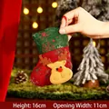 Feestelijke rood-groene kerstsok met rendiermotief voor kleine vakantiecadeautjes nu - Kleine Rode Sok Rendier