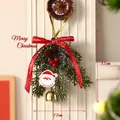 Decorazione natalizia da appendere con rami di pino, fiocco rosso e campanellini dorati - Ciondolo Doppia Campana Babbo Natale Ramo di Cedro / 32cmx13cm