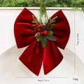 Grand nœud de Noël en velours bordeaux avec branches de pin et baies décoratives - L / Bordeaux avec Aiguilles de Pin et Baies