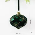 Elegante pallina di Natale floccata verde scuro con motivo a griglia glitterata oro - Forma a Cipolla (8cm) / 1 Pezzo / Verde Scuro