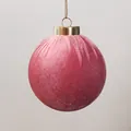 Elegant pink velvet-covered Christmas ball ornament for festive holiday tree decoration - 6cm / Fuschia