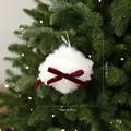 Boule de Noël pelucheuse blanche avec nœud en velours rouge pour décoration 10cm - Style Oignon avec Nœud / 10cm