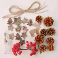 Πλήρες σετ χριστουγεννιάτικων αξεσουάρ DIY με κουκουνάρια, μούρα και ξύλινα αστέρια - Φυσική Ελάτη Nobilis / Μέγεθος 40cm