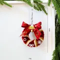 Mini ghirlanda di Natale in peluche fatta a mano con fiocco di velluto rosso e campanellino - Prodotto finito / Piccola Ghirlanda Rossa da 8cm