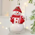 Mooie feestelijke sneeuwpop kerstboomhanger met rode muts en afmetingen van 12cm - Enkele Verpakking (12x6.5x5cm)