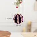 Bola de Navidad morada de 8 cm con lentejuelas doradas y detalles de rayas de perlas - Bola de Rayas de Terciopelo (Estilo C)