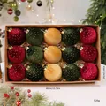Juego de 15 bolas de Navidad de terciopelo con lunares en colores burdeos, verde y oro. - Estilo Puntos B (5 Colores x 3)