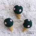 Mini-Filzeis-Anhänger in Grün mit rosa Punkten für kreative Weihnachtsdekorationen - Eiscreme / 3er-Pack / Dunkelgrün Rosa Punktiert