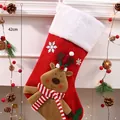 Grande chaussette de Noël rouge en peluche avec motif renne et flocon, 42cm hauteur - Élan Dessin Animé