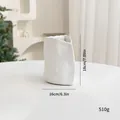 Eleganter weißer Keramik Blumenvase im zerknitterten Papiertüten-Stil für Dekor - S / Vase / Weiß
