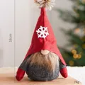 Handgemaakte kerstkabouter van pluche met rode sneeuwvlokmuts en een zachte baard - Sneeuwvlokhoed Stijl (18cm)