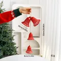 Set di 4 campanelle di Natale rosse appese con cuori intagliati per decorare l'albero. - Stringa di Campane a Griglia Rossa - Grande (24SDLD02) / Campanella di Natale