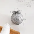 8cm zilveren glitter kerstbal ornament met strik voor feestelijke kerstboomdecoratie - 8cm / Zilveren Geschenkbal