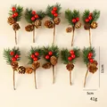 Set di 10 rami di pino artificiali con bacche rosse e pigne per decorazioni - 10 pezzi/confezione / Mini Aghi di Pino con Bacche Rosse 10Pezzi