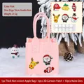 Sacchetto regalo di Natale in feltro rosa con sei toppe a cartoni animati 3D e punti adesivi - Tessuto in Feltro Rosa + Adesivi A
